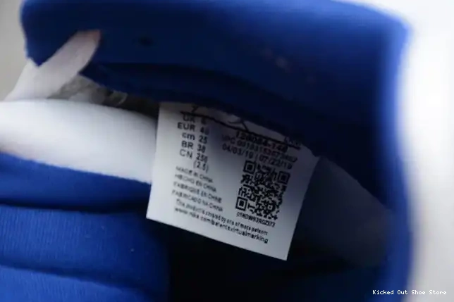 Kicked Out Shoe Store 3 Rivals' Air Jordan 'Knicks Retro 136064-148 0611